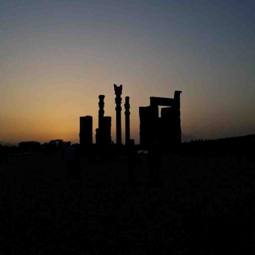 امید عامری و خلوت و مسلک ویرانه
