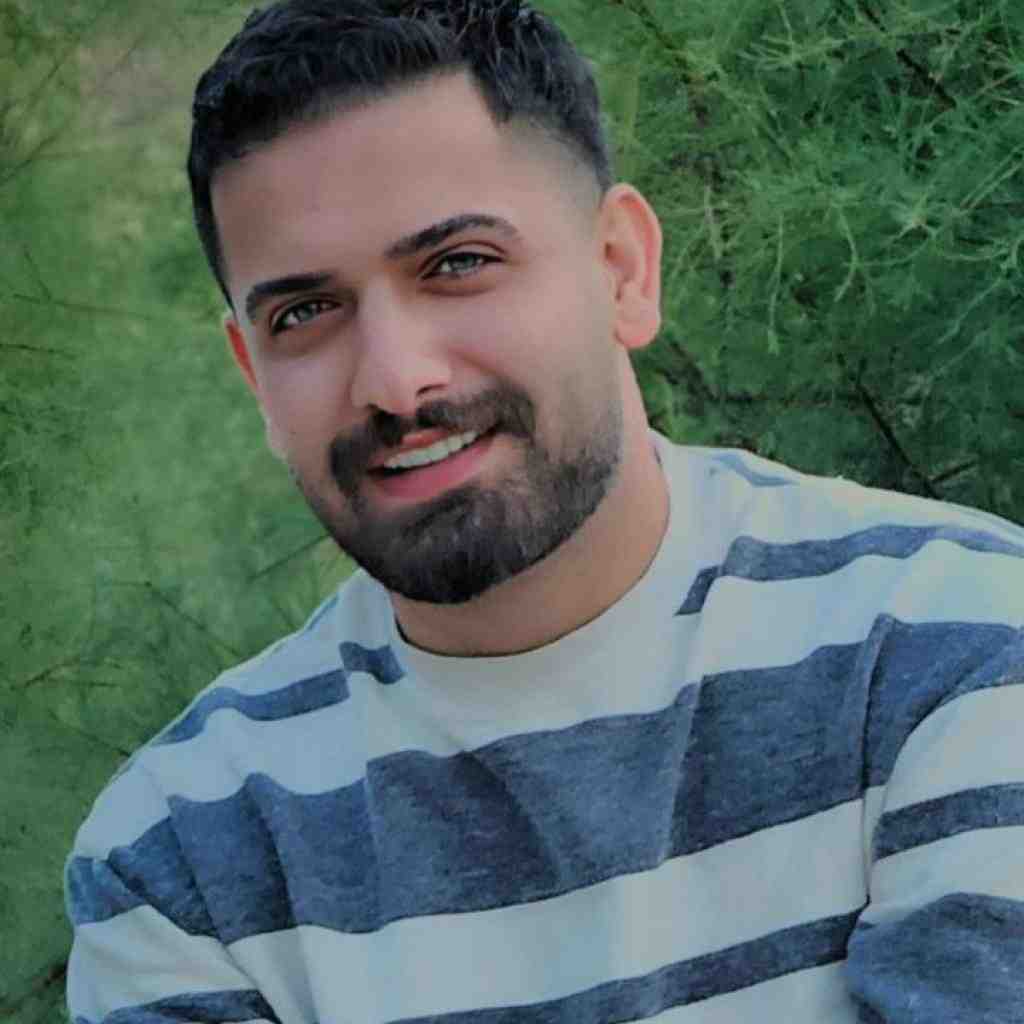 احمد فتحی نه میره دستم به قلم نه میتونم حرفمو نزنم